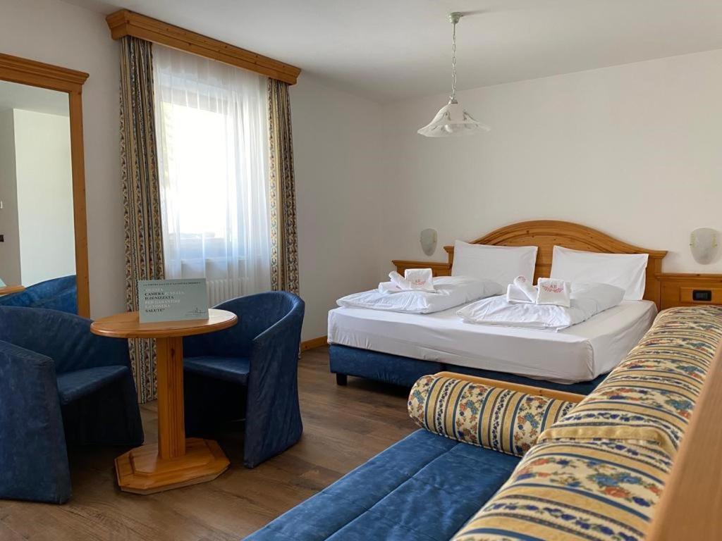 Hotel Terme Antico Bagno Pozza di Fassa Room photo